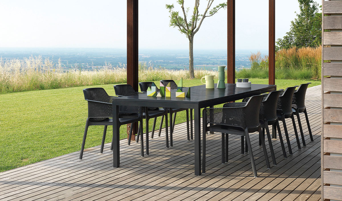 Quels sont les meilleurs meubles de jardin pour une terrasse en bois ?