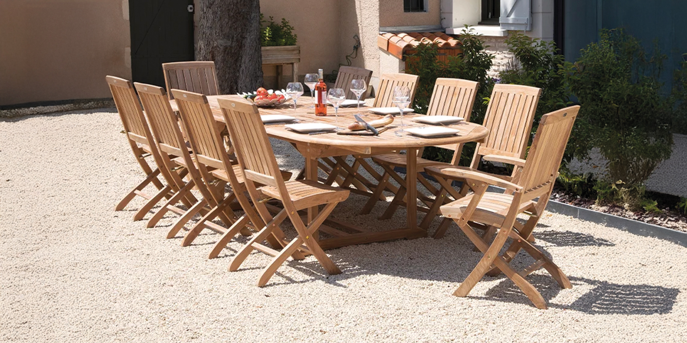 Comment dégriser un salon de jardin en teck ?