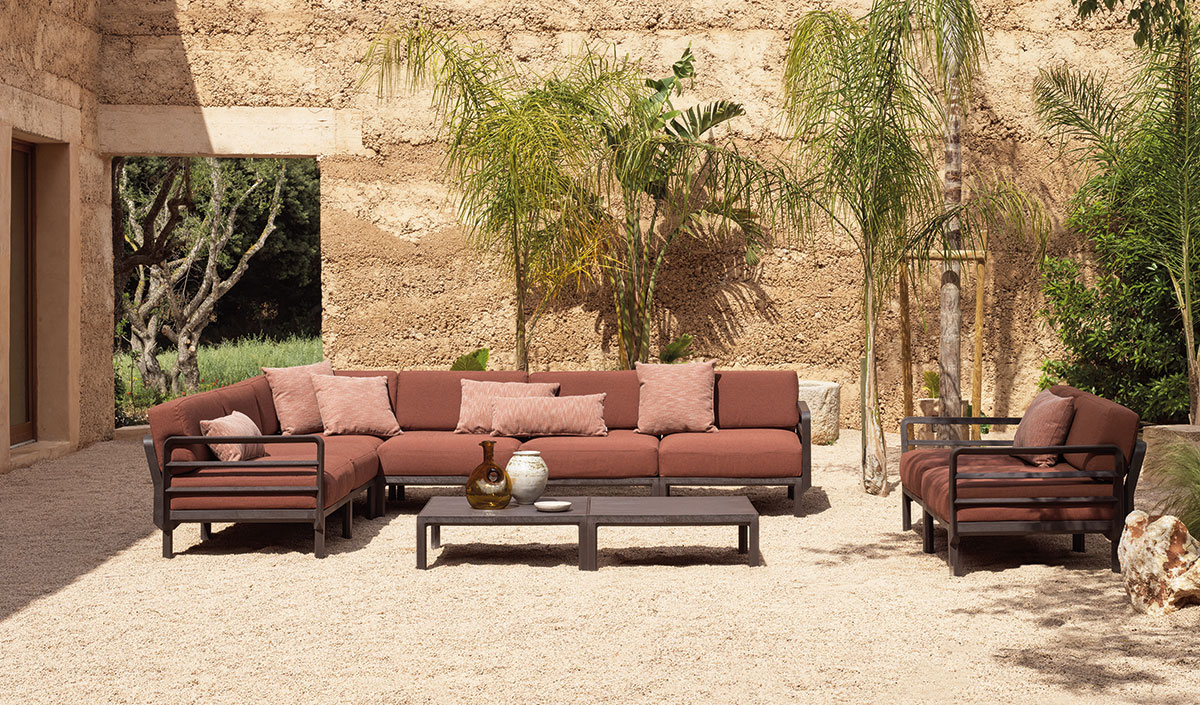 Quels accessoires déco choisir pour un salon de jardin tendance en 2026 ?