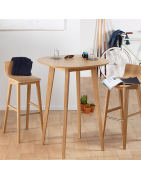 Table scandinave carrée