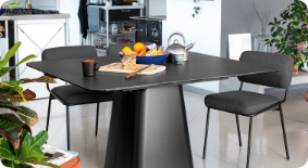 Tables disponible en stock